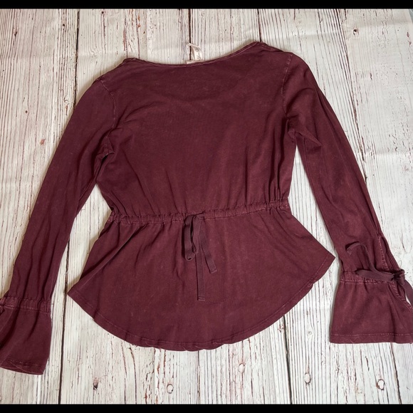 Others Follow maroon long bell sleeve blouse sz sm - Picture 3 of 7